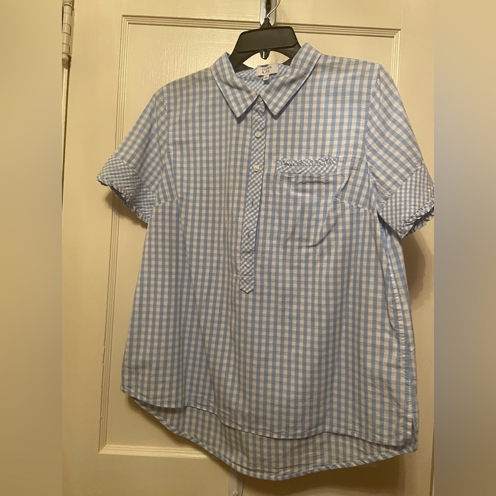 Crown & Ivy Blue & White Gingham Top size Large Never worn